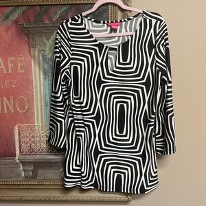 Sunny Leigh Black & White Geometric 3/4 Sleeve Top